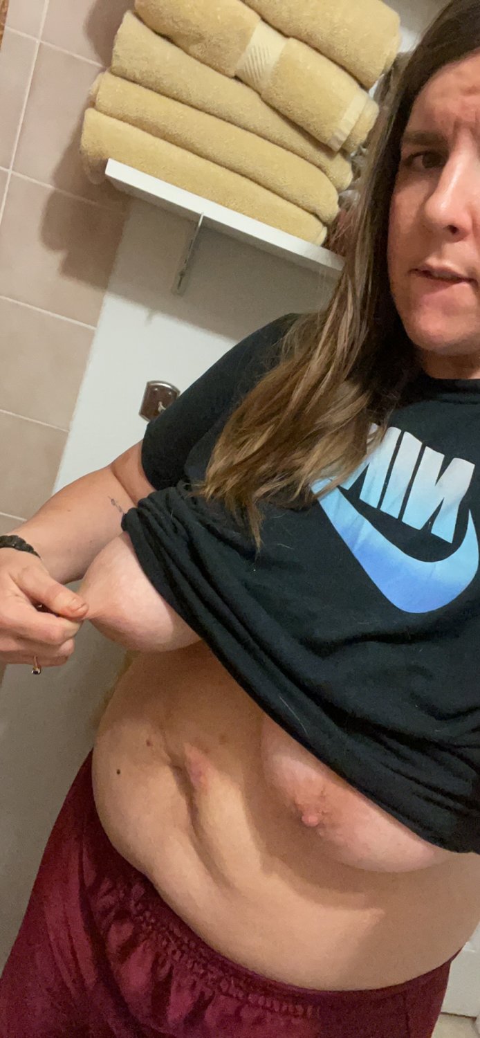 Tiffany is a fat fuckpig #DeCrMsdo