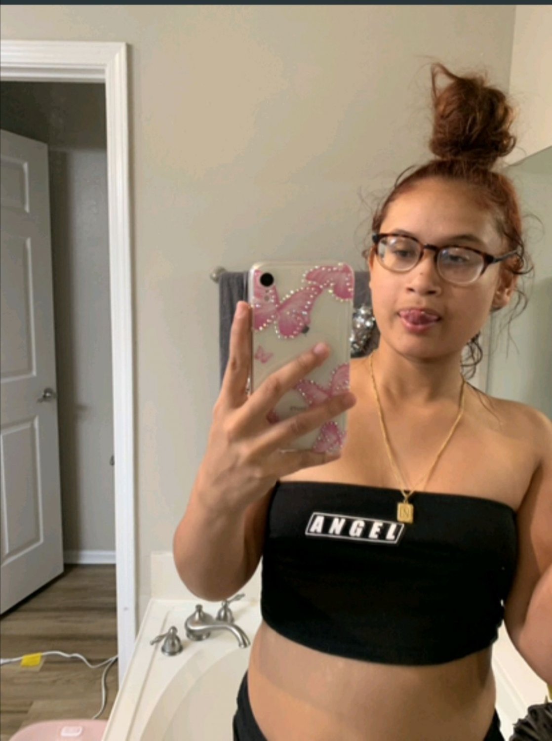 horny slut wants to keep spreading those fuckholes #IyJdFkPr