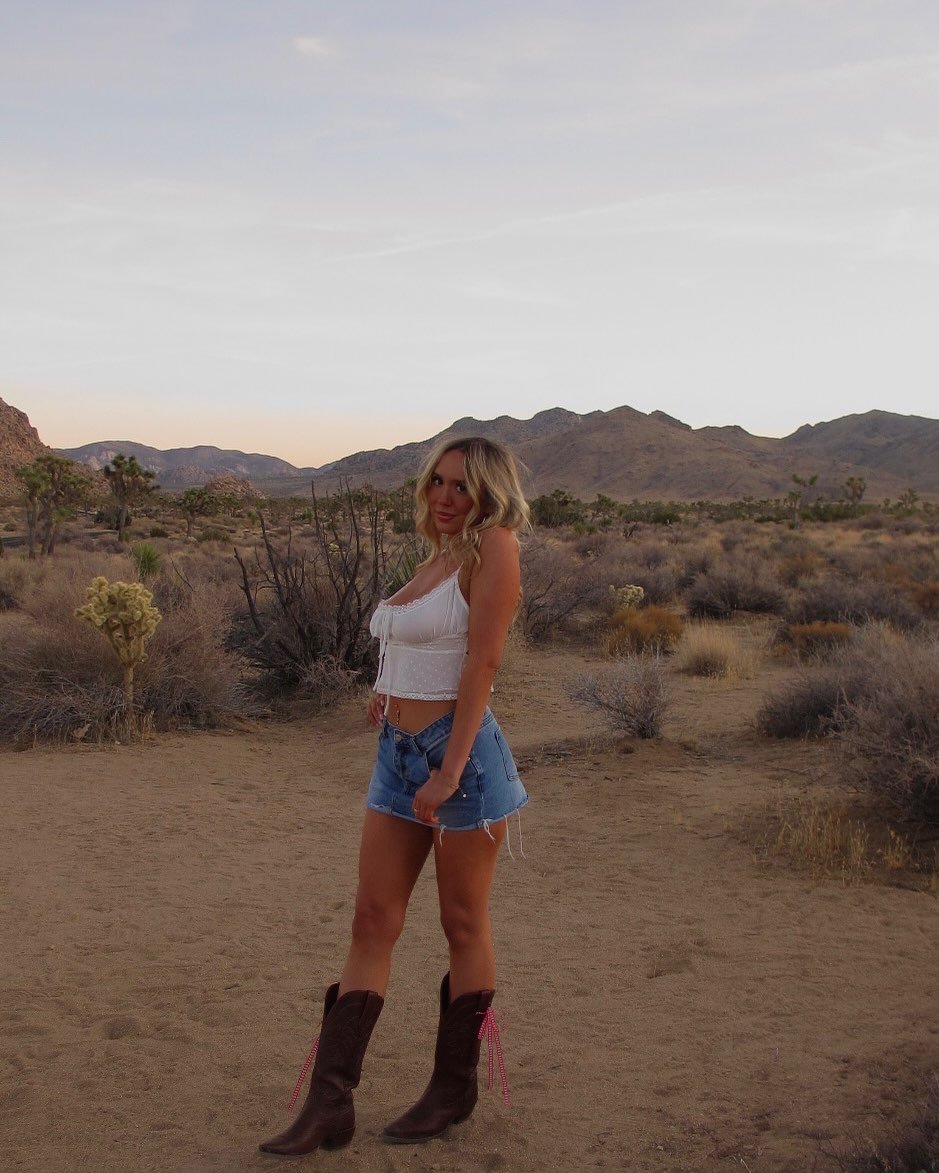 Sexy big tit blonde teen Carly #l6AIB7hP