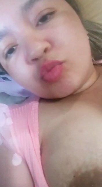 Casada que quer ser famosa mandou fotos pagando boquete e tomando gozada na cara #KwiieGiu