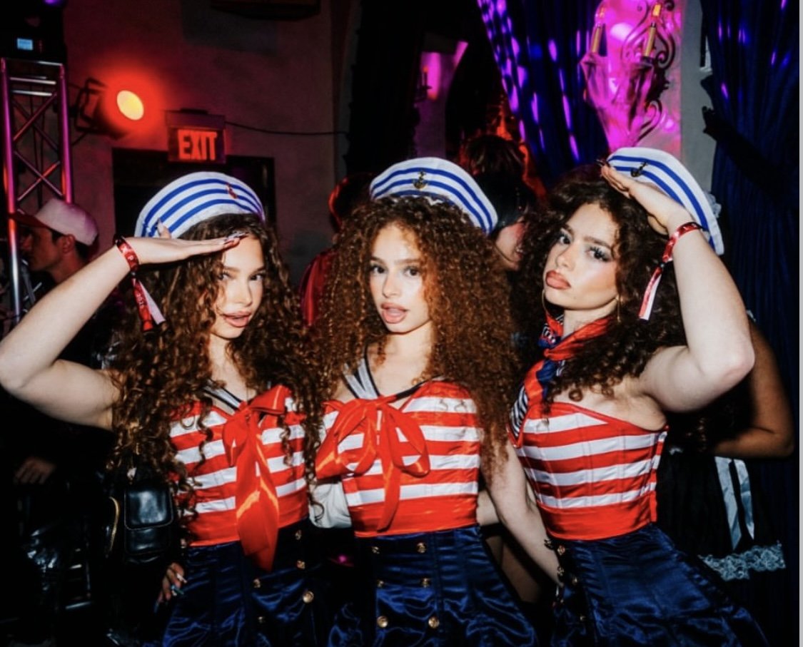 Naughty Kalogeras sisters! #B115reJo